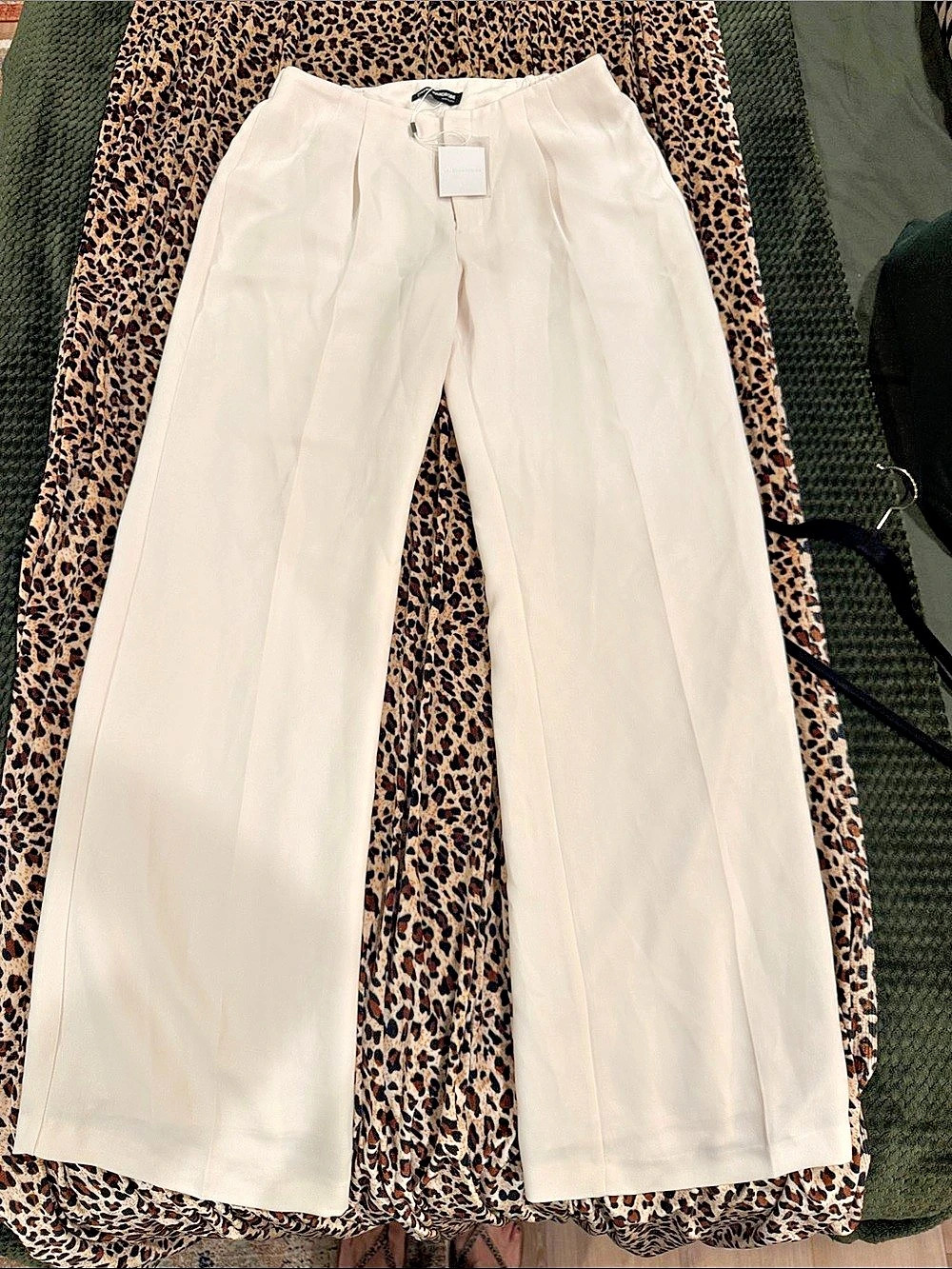 Naked Wardrobe Wide Leg Pants in Cream Low rise NWT size S